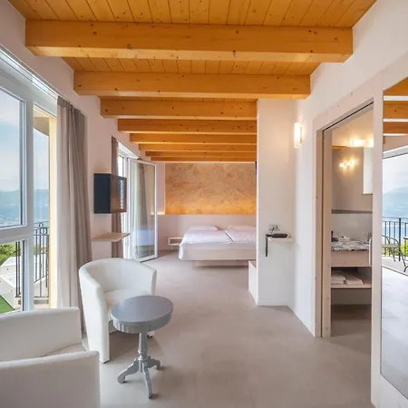 Laguna 3*