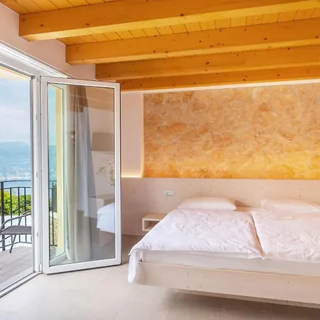 Laguna 3*