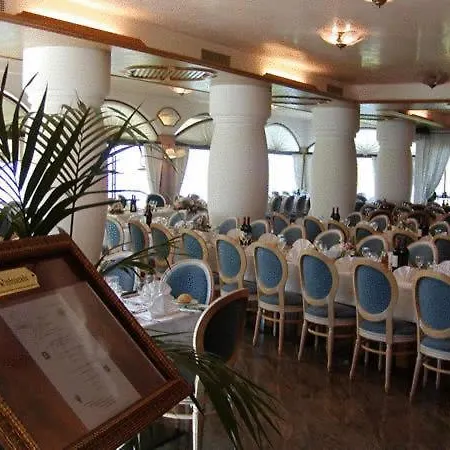 Laguna מלון 3*